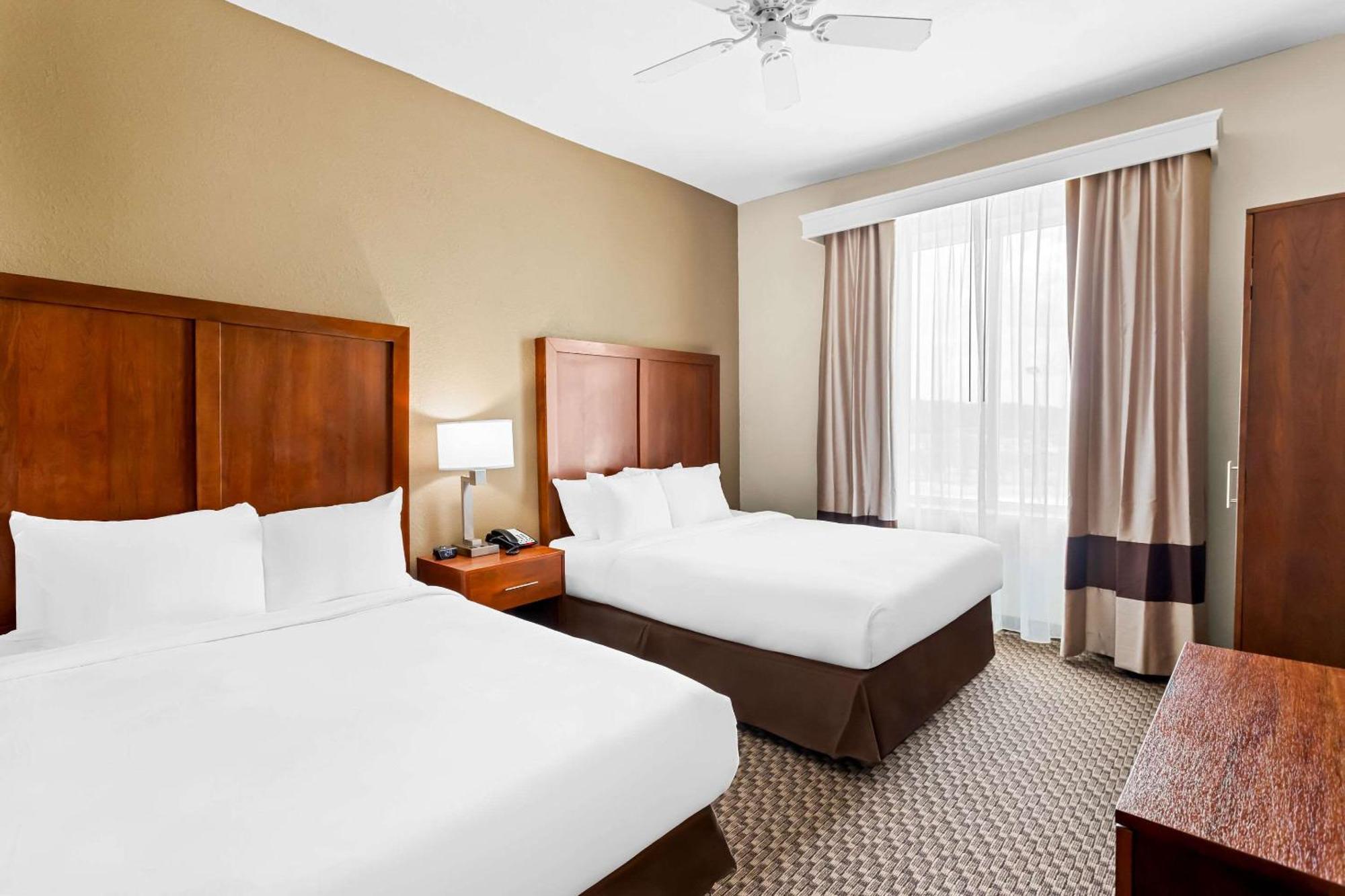 Comfort Inn & Suites Grenada Exterior photo