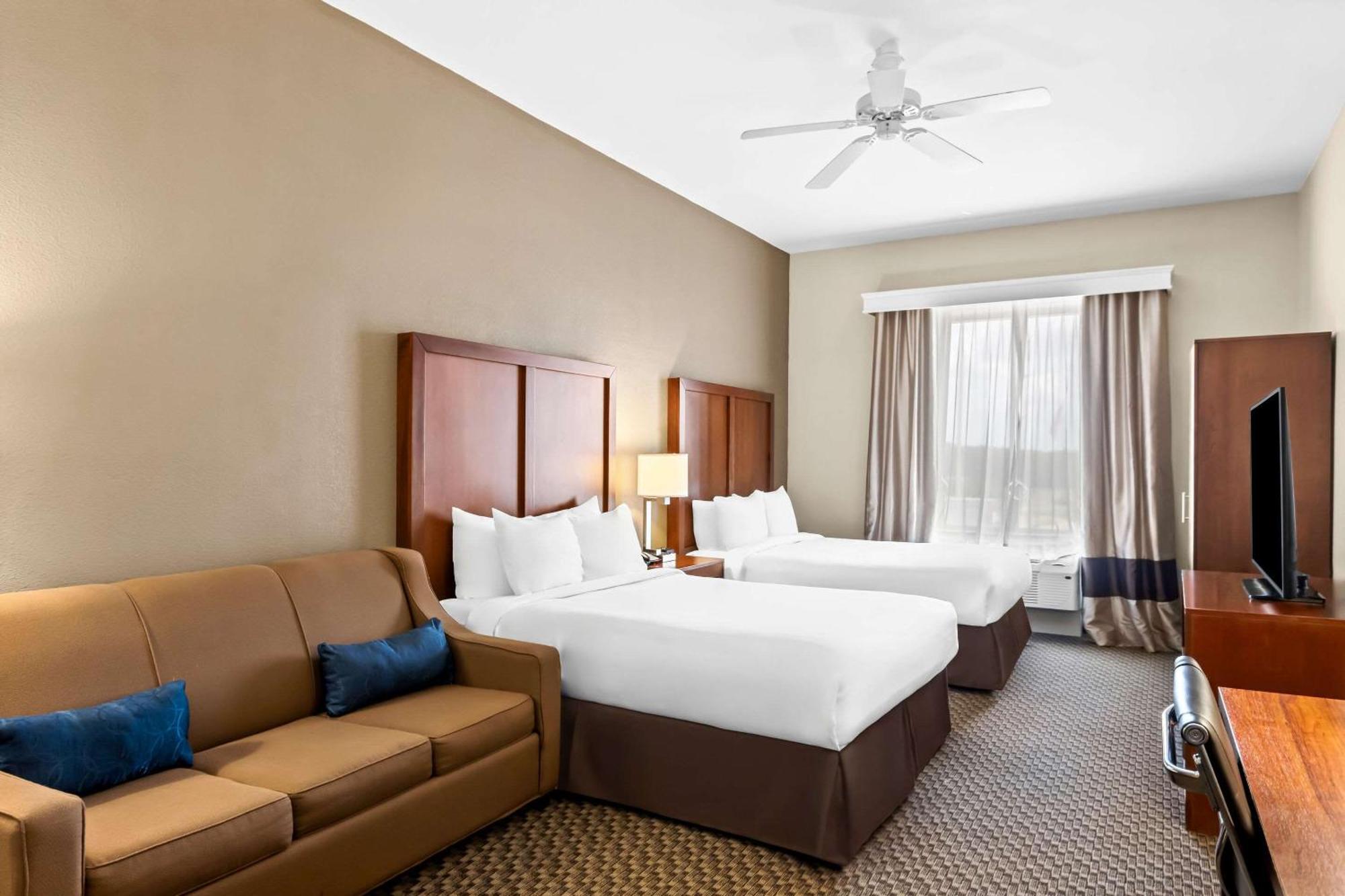 Comfort Inn & Suites Grenada Exterior photo