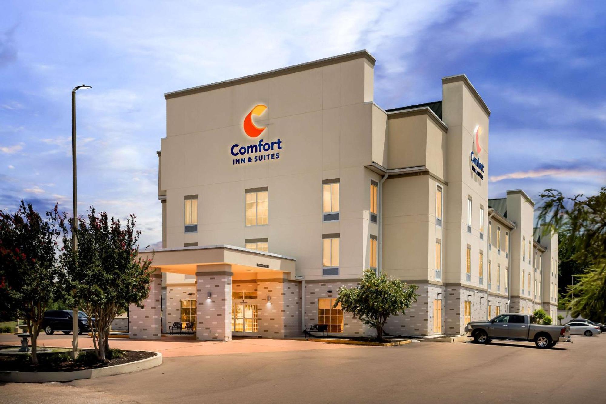 Comfort Inn & Suites Grenada Exterior photo