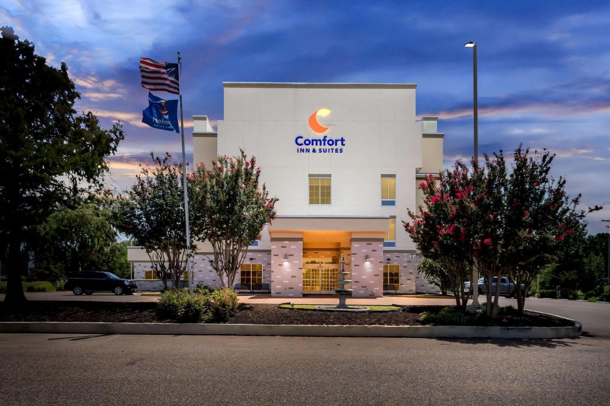 Comfort Inn & Suites Grenada Exterior photo