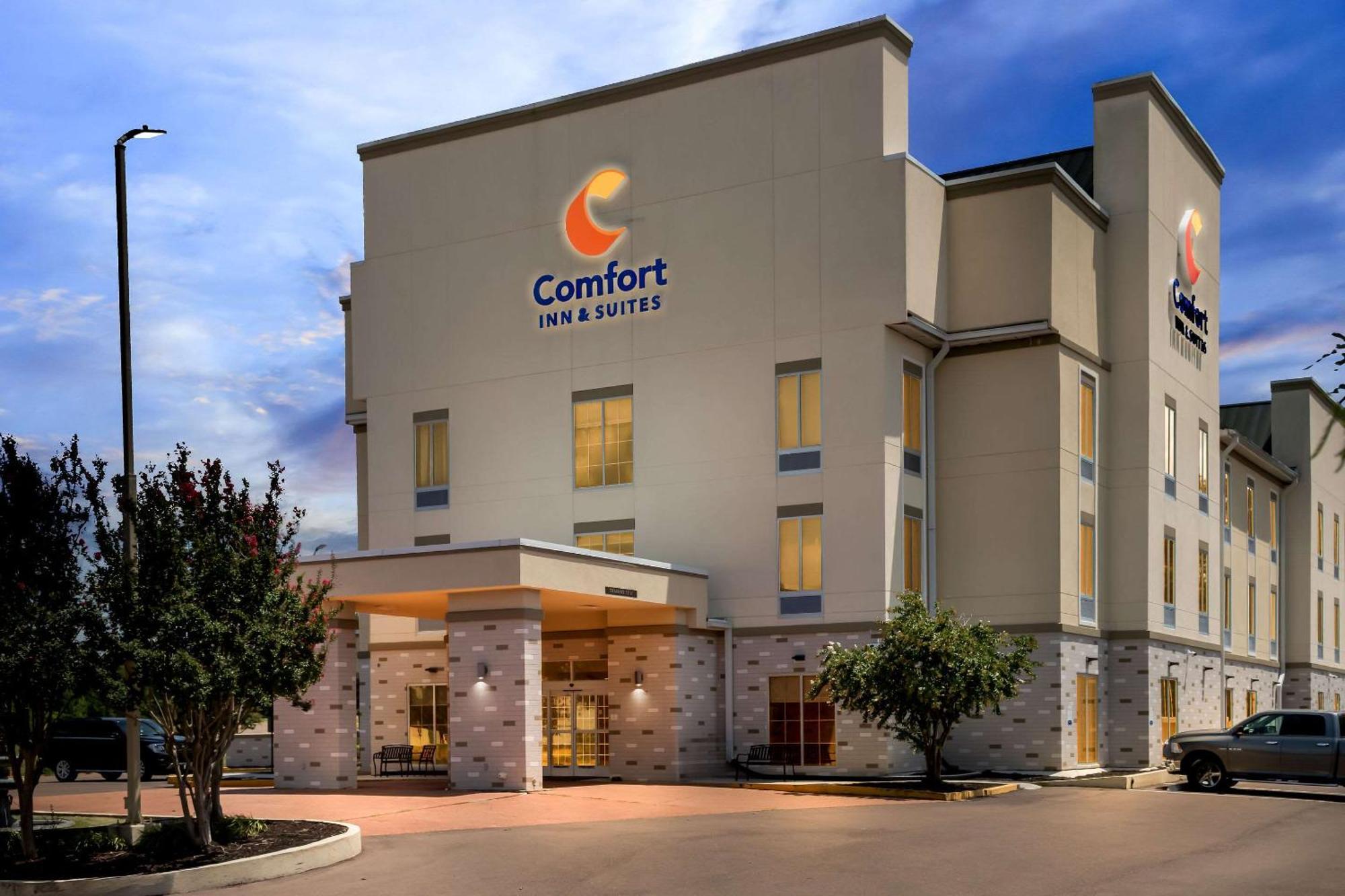 Comfort Inn & Suites Grenada Exterior photo