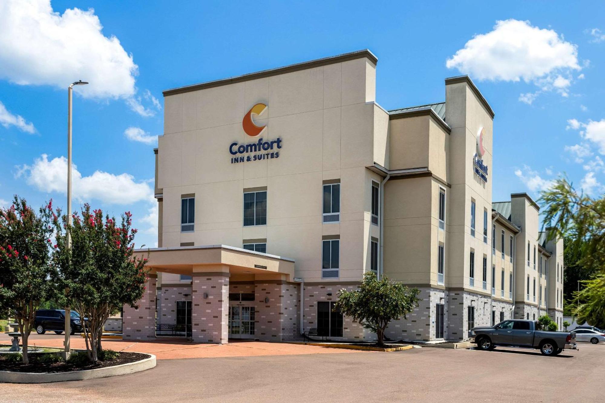 Comfort Inn & Suites Grenada Exterior photo