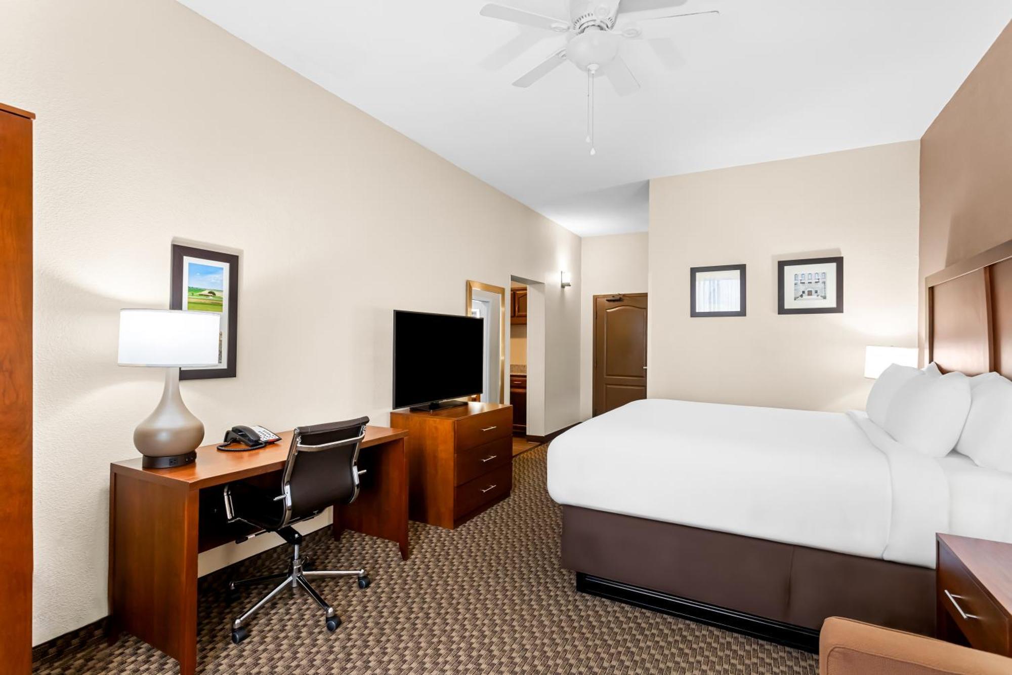 Comfort Inn & Suites Grenada Exterior photo